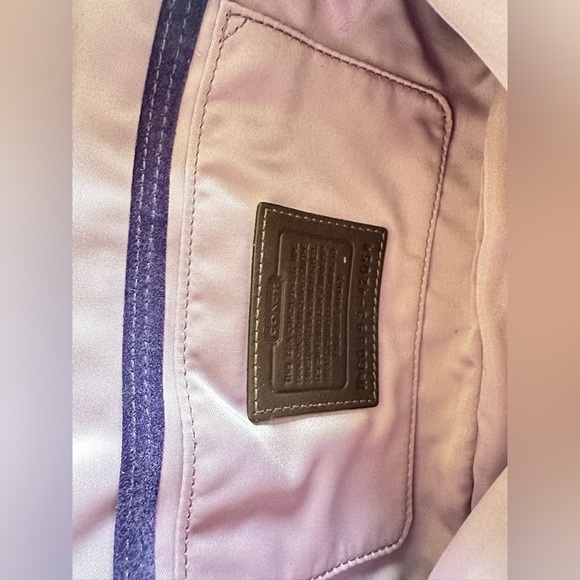 Beautiful Coach Bag - Picture 3 of 6